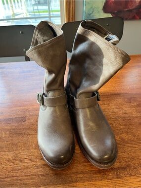 Frye Veronica Short Leather Buckle Boots Brown Gray, Size 8